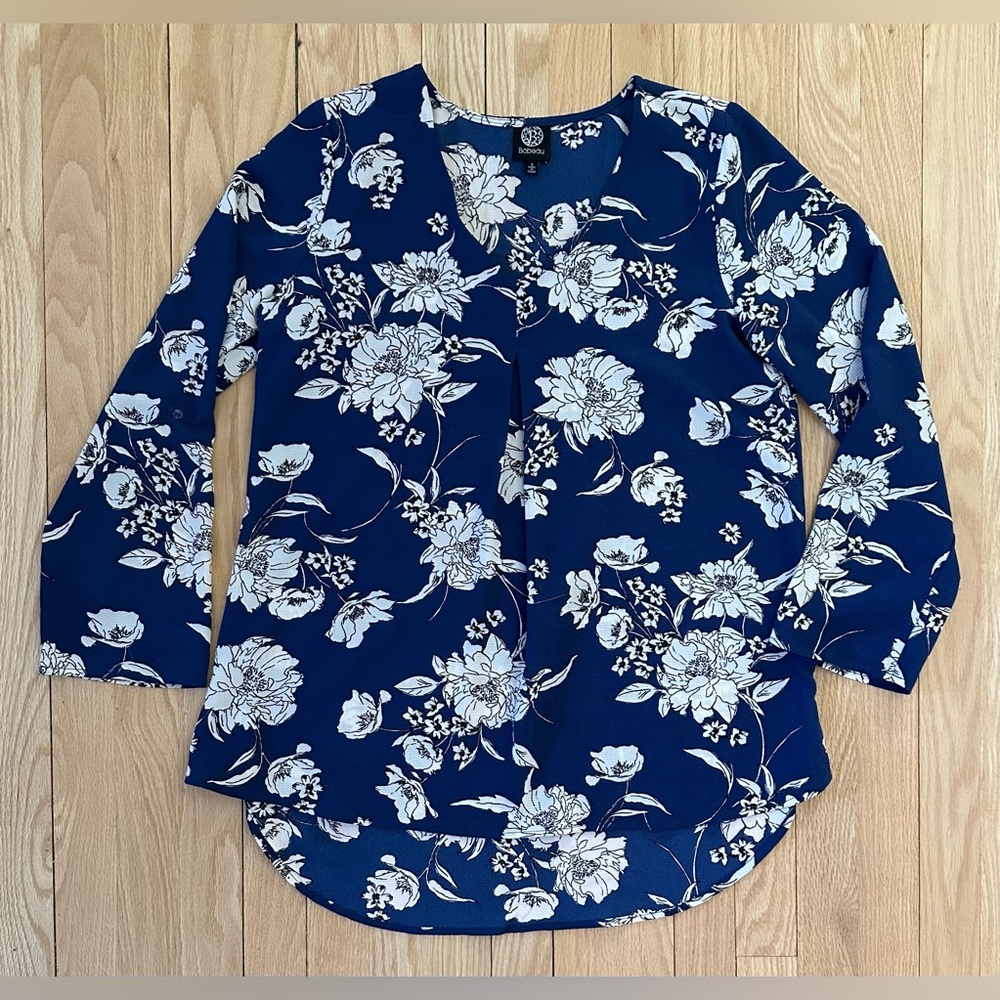 Bobeau Navy Floral Split V-Neck Long-Sleeved Blouse/Tunic, Women’s Size Small